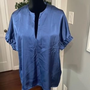 CARYN LAWN BETSY V-NECK TOP blue blouse boutique